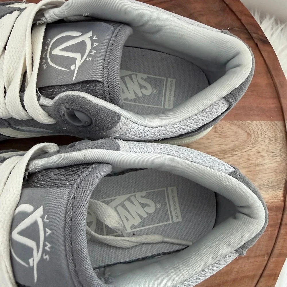Vans Rowan‎ 2 Low Top Skate Shoes Mens 7 US Grey White Suede Leather Sneakers